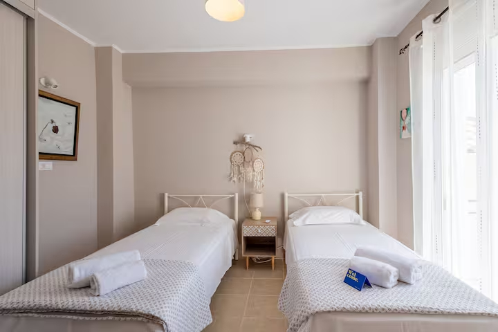 Twin bedroom